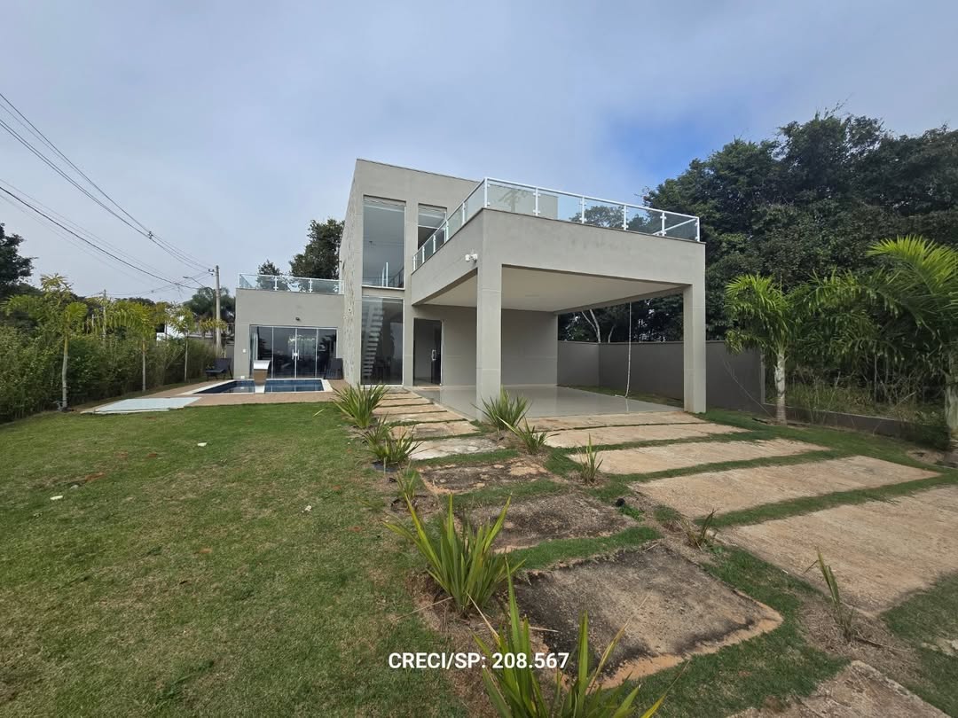 Casa Empreendimento Ninho Verde 2📌Casa Composta por 3 quartos sendo 2 suítes. Área ampla, duas