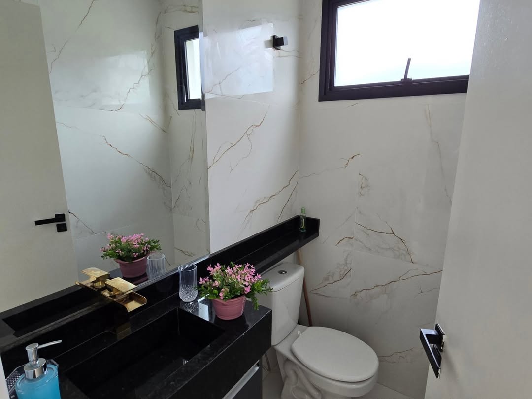 Casa completa mobiliada 🏡Composta por ;3 quartos sendo 1 suíte Depósito Piscina alvenariaÁrea g (9)