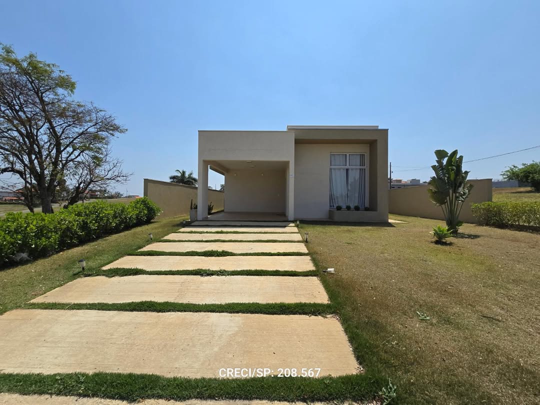Casa loteamento fechado. Mobiliada;3 quartos sendo 1 suíte;Piscina alvenaria;Ótima localização n