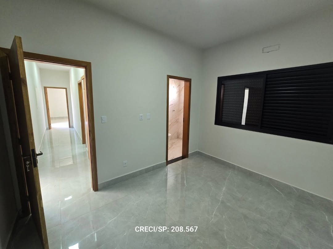 Casa térrea recem construída. 🏡Composta por;3 suítes;Piscina alvenaria;R$1.100.000 🤝Aceita 50% (4)