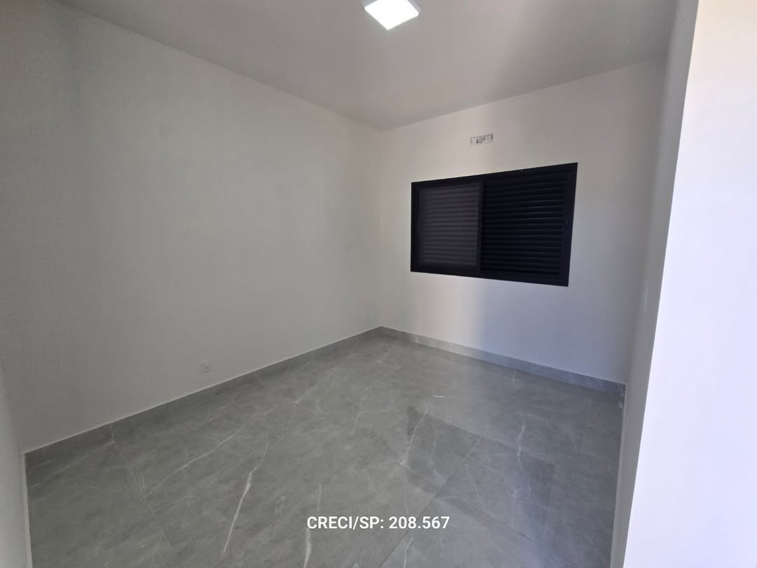 Casa térrea recem construída. 🏡Composta por;3 suítes;Piscina alvenaria;R$1.100.000 🤝Aceita 50% (6)