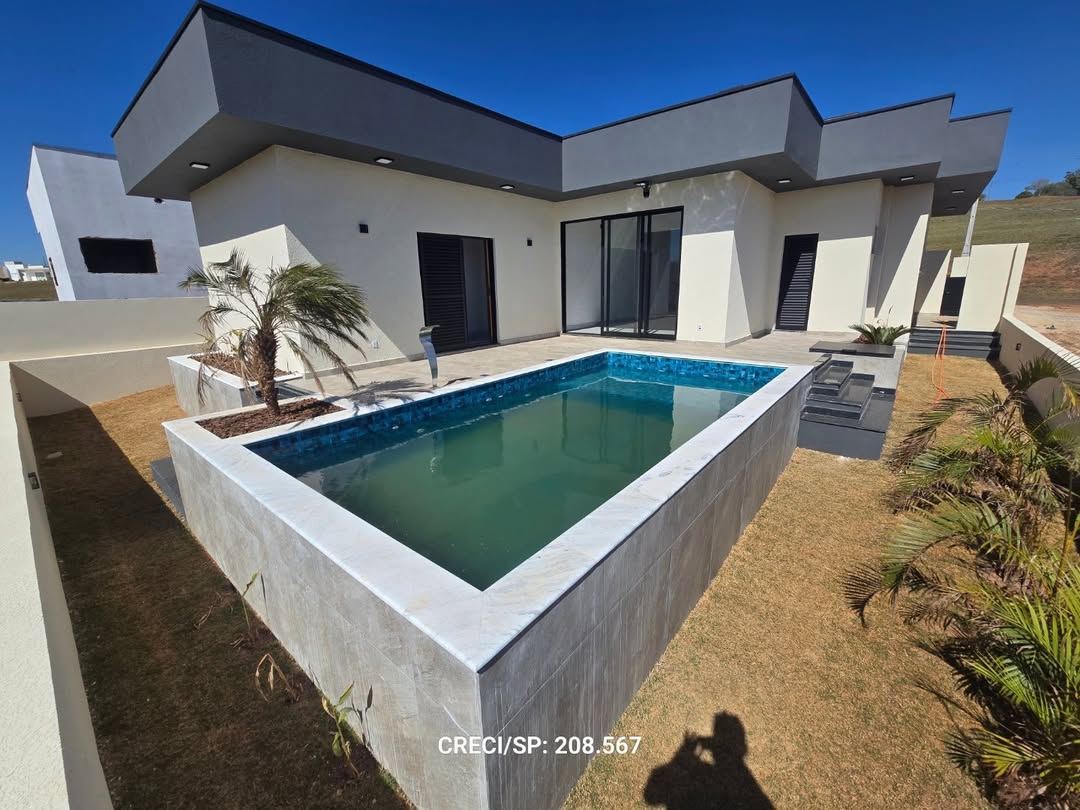 Casa térrea recem construída. 🏡Composta por;3 suítes;Piscina alvenaria;R$1.100.000 🤝Aceita 50% (9)