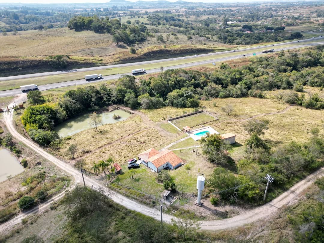 Chácara em frente rodovia Castelo Branco.🌏Área 20.400m². Excelente vista. Tamanho excelente pa (2)