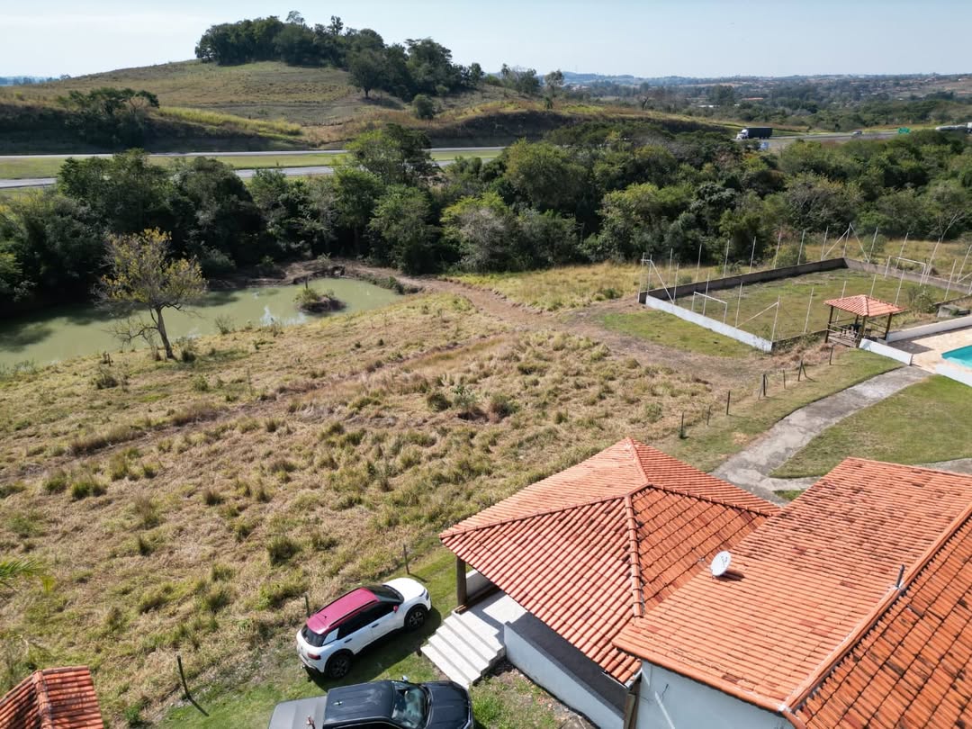 Chácara em frente rodovia Castelo Branco.🌏Área 20.400m². Excelente vista. Tamanho excelente pa (4)