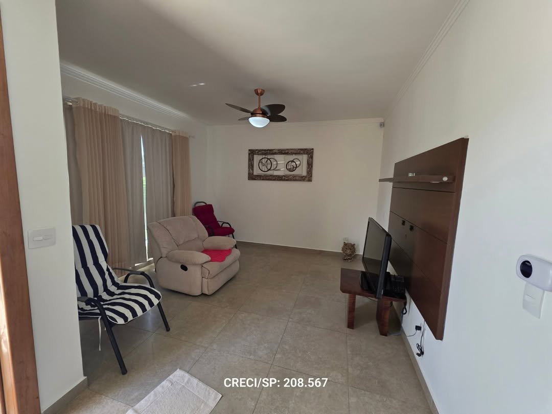 Loteamento fechado, portaria 24 hrs. Sobrado mobiliado;🏠Lote 450m²✅️3 suítes ✅️Piscina vinil;✅️ (1)