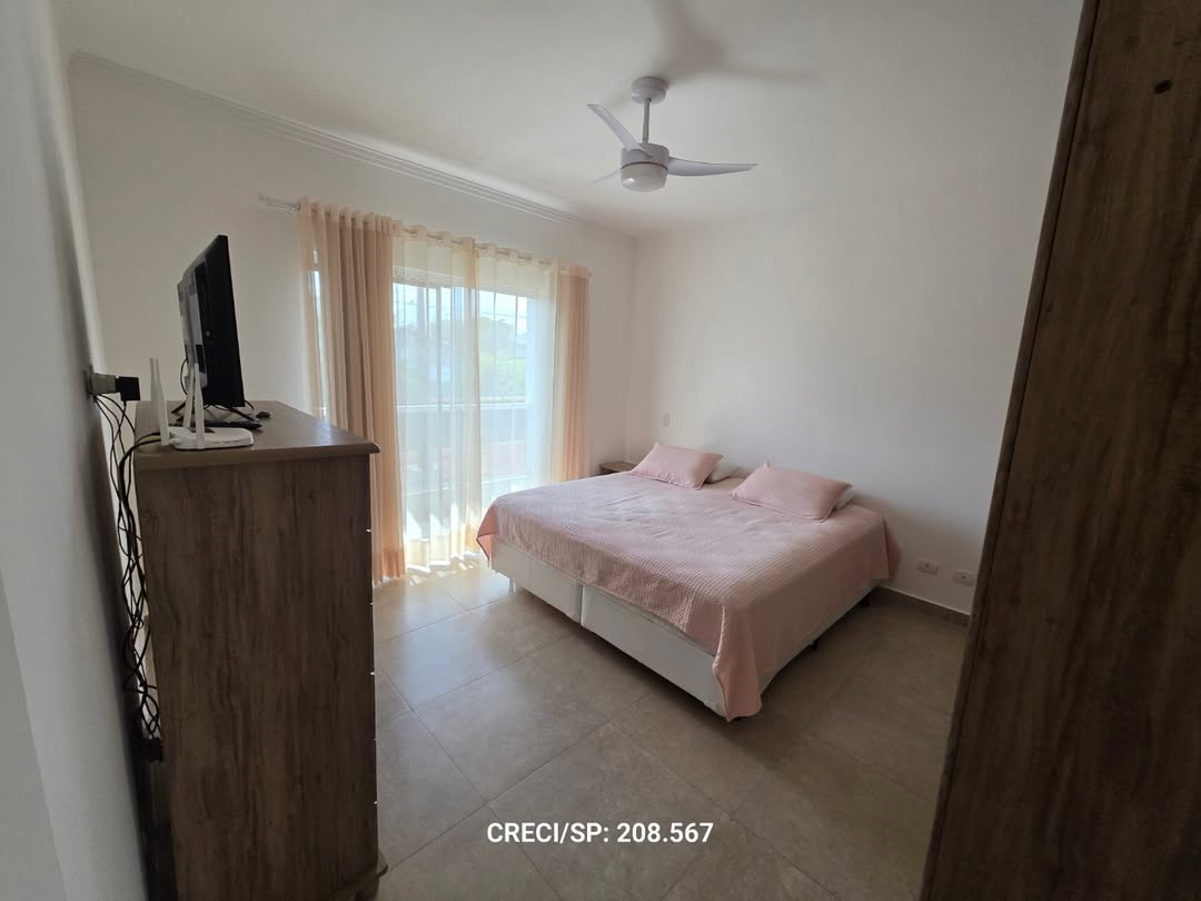 Loteamento fechado, portaria 24 hrs. Sobrado mobiliado;🏠Lote 450m²✅️3 suítes ✅️Piscina vinil;✅️ (3)