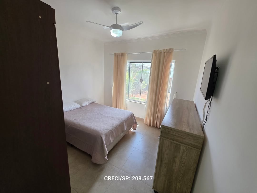 Loteamento fechado, portaria 24 hrs. Sobrado mobiliado;🏠Lote 450m²✅️3 suítes ✅️Piscina vinil;✅️ (4)