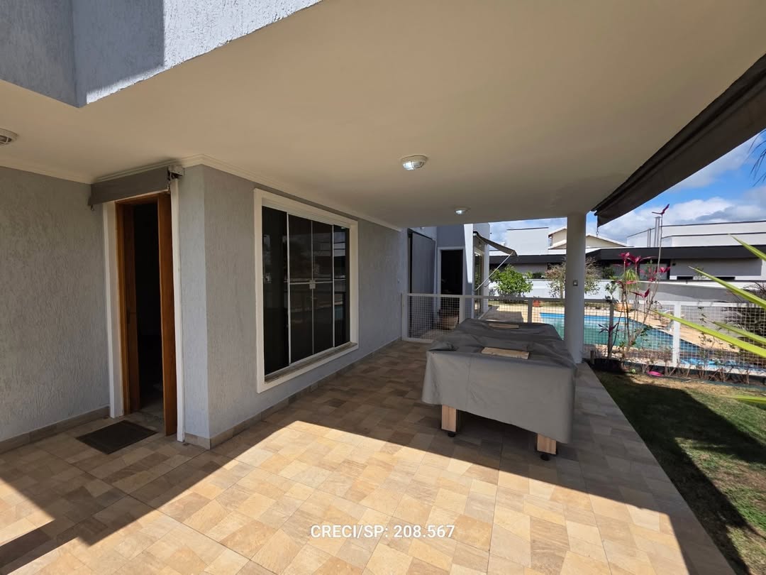 Loteamento fechado, portaria 24 hrs. Sobrado mobiliado;🏠Lote 450m²✅️3 suítes ✅️Piscina vinil;✅️ (8)