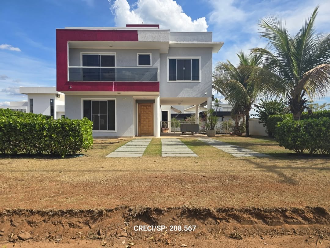 Loteamento fechado, portaria 24 hrs. Sobrado mobiliado;🏠Lote 450m²✅️3 suítes ✅️Piscina vinil;✅️